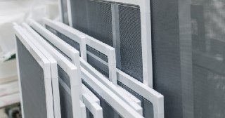Москитные сетки на пластиковые окна Богородицк купить по цене от 951 руб.